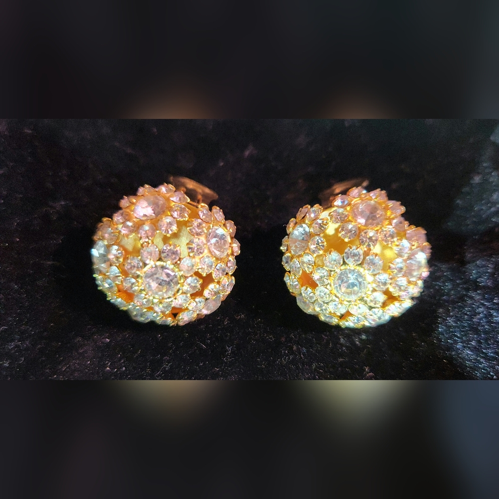 Valentino Garavani 🇨🇮 LUXE Pavé Dome Clippies (🔥Stamped Valantino🔥) - Picture 6 of 7